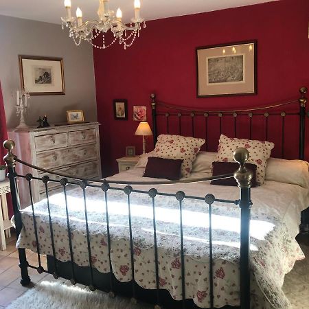 Le Peyrail Bed & Breakfast Les Leves-et-Thoumeyragues ภายนอก รูปภาพ