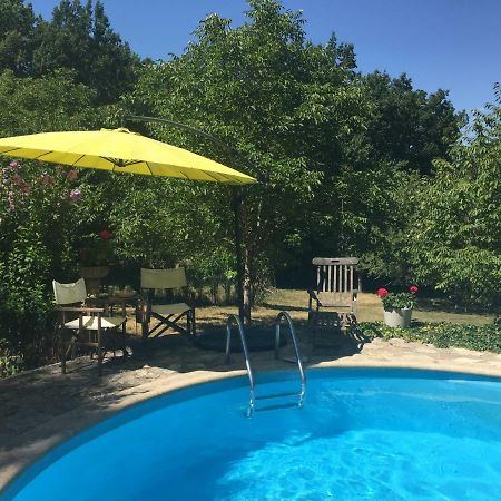 Le Peyrail Bed & Breakfast Les Leves-et-Thoumeyragues ภายนอก รูปภาพ
