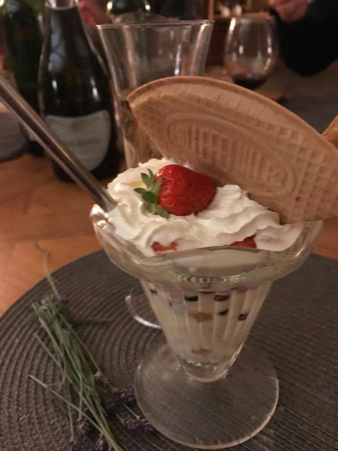 Le Peyrail Bed & Breakfast Les Leves-et-Thoumeyragues ภายนอก รูปภาพ